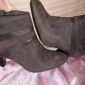 Women's Karen* Scott Gray Boots 5.5